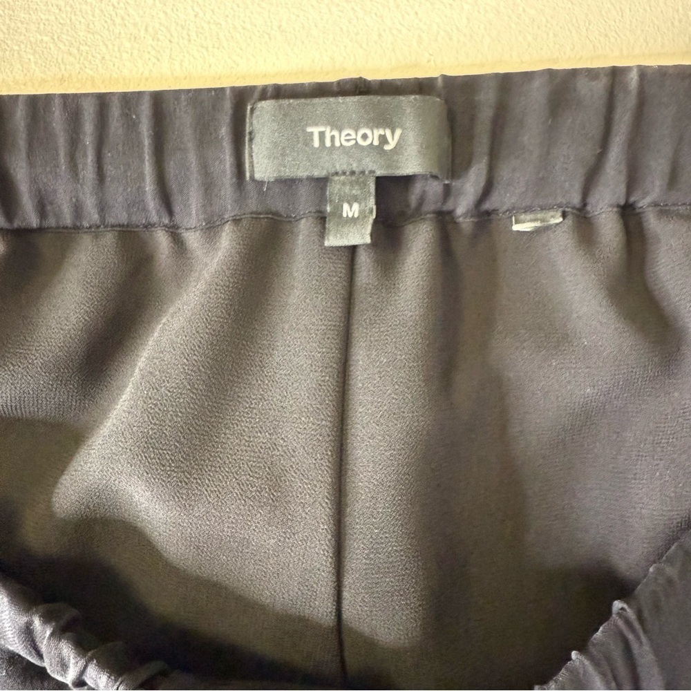 Theory Black Relaxed Fit Cargo Ankle Pants Size Medium | Pull-On Style - Picture 4 of 7